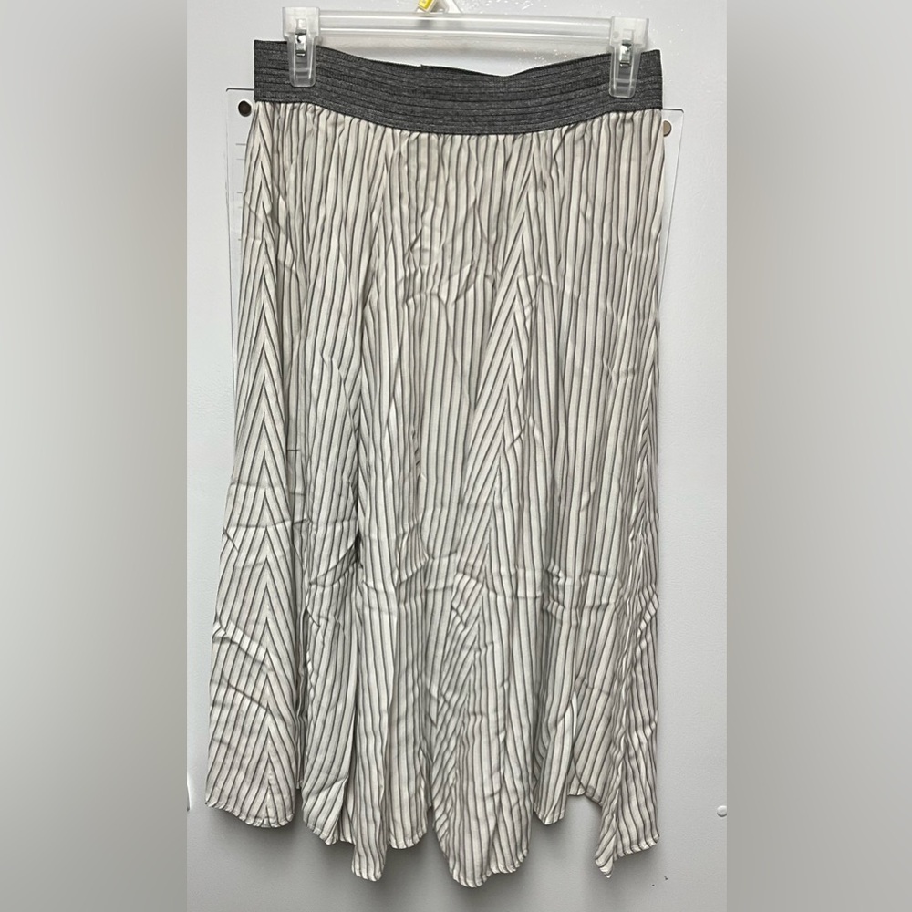 Striped Maxi Skirt with Elastic Waistband in White and Black